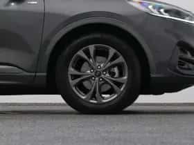 Ford Kuga (2023) thumbnail 41