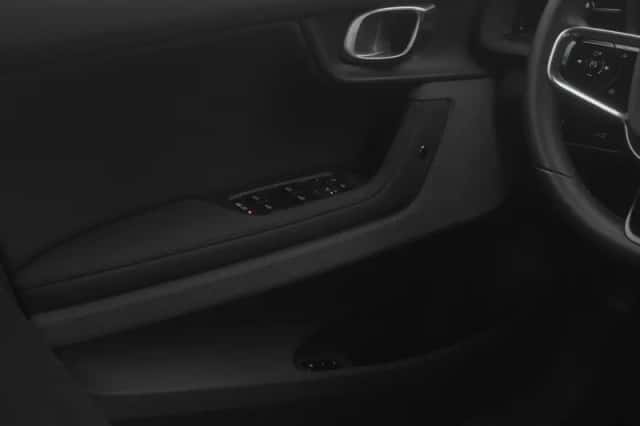 Polestar 2 (2021) thumbnail 12