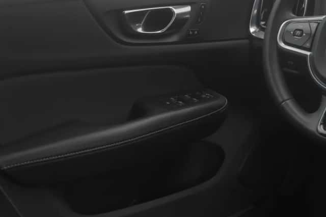 Volvo V60 (2022) thumbnail 11