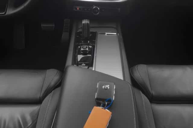 Volvo V60 (2022) thumbnail 12