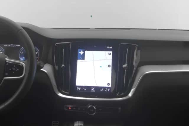 Volvo V60 (2022) thumbnail 8