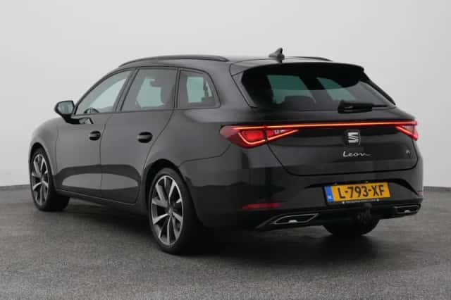 SEAT Leon (2021) thumbnail 5