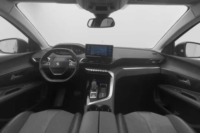 Peugeot 3008 (2021) thumbnail 3