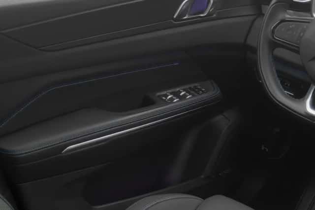 Lynk & Co 01 (2023) thumbnail 11