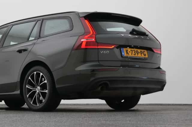 Volvo V60 (2021) thumbnail 22