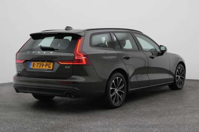 Volvo V60 (2021) thumbnail 6