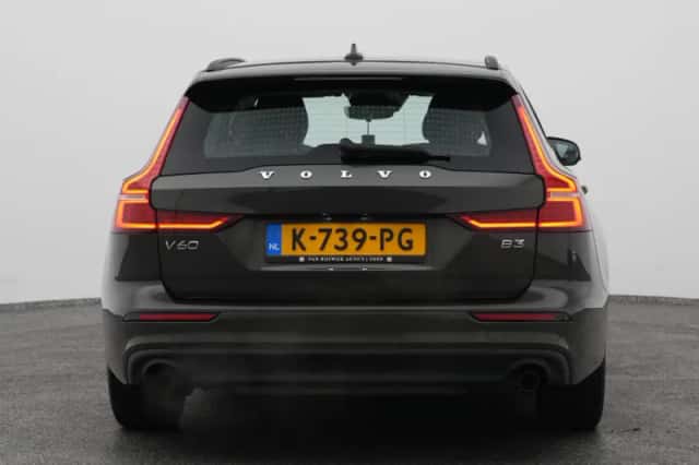 Volvo V60 (2021) thumbnail 10