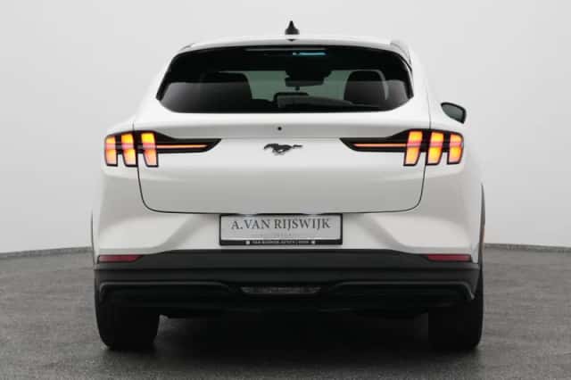Ford Mustang (2023) thumbnail 11