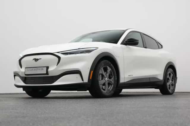 Ford Mustang (2023) thumbnail 16