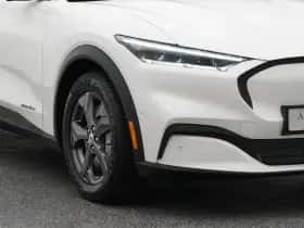 Ford Mustang (2023) thumbnail 18