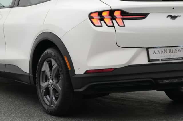 Ford Mustang (2023) thumbnail 19
