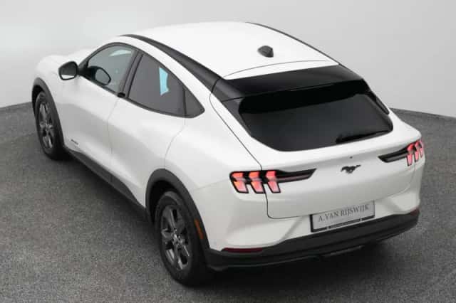 Ford Mustang (2023) thumbnail 26
