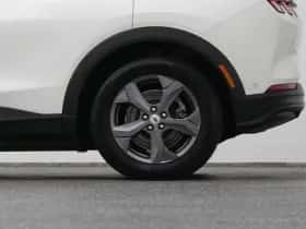 Ford Mustang (2023) thumbnail 41