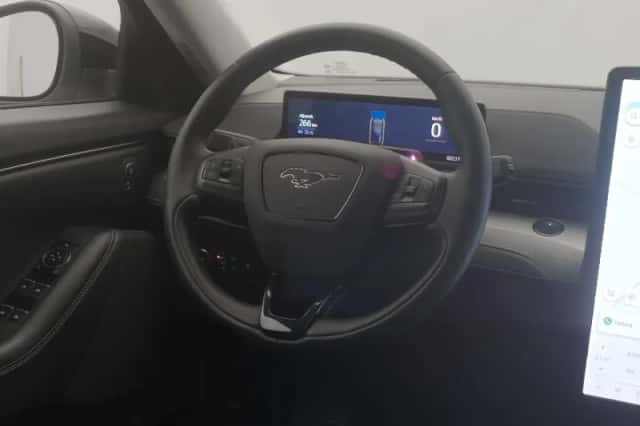 Ford Mustang (2023) thumbnail 8