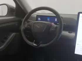 Ford Mustang (2023) thumbnail 8