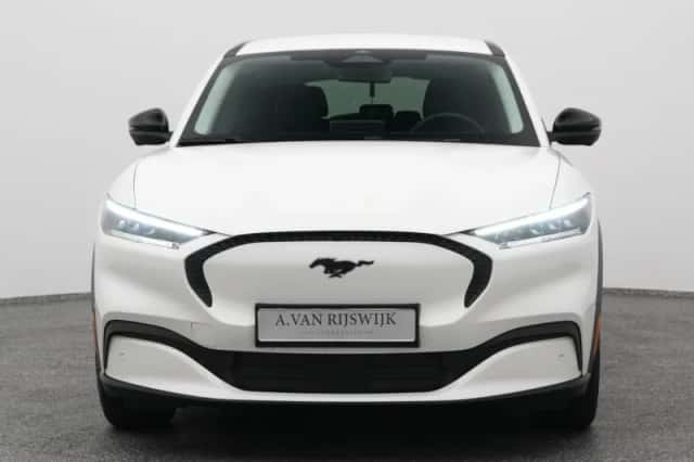 Ford Mustang (2023) thumbnail 10