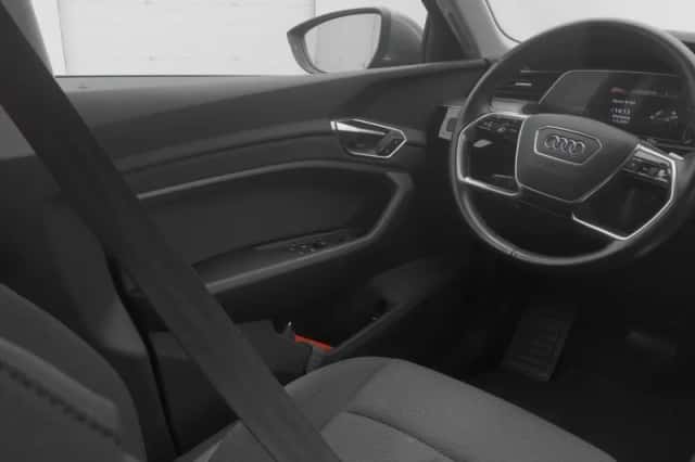 Audi e-tron (2020) thumbnail 12