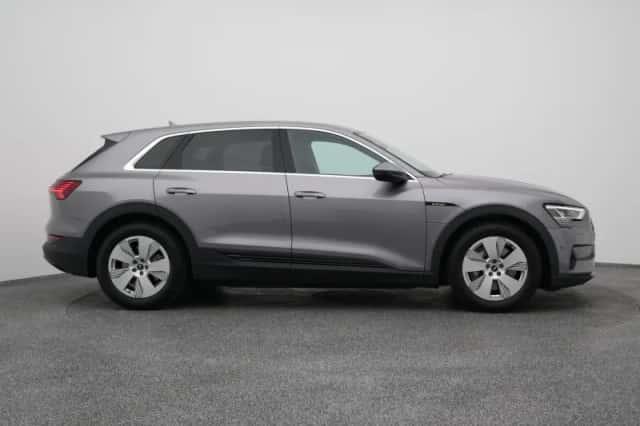 Audi e-tron (2020) thumbnail 15