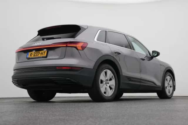 Audi e-tron (2020) thumbnail 17