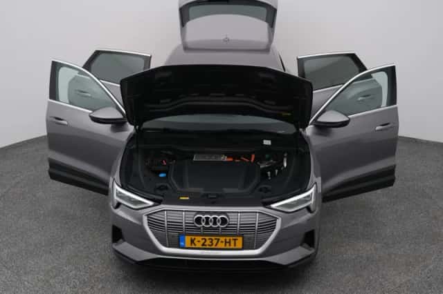 Audi e-tron (2020) thumbnail 28