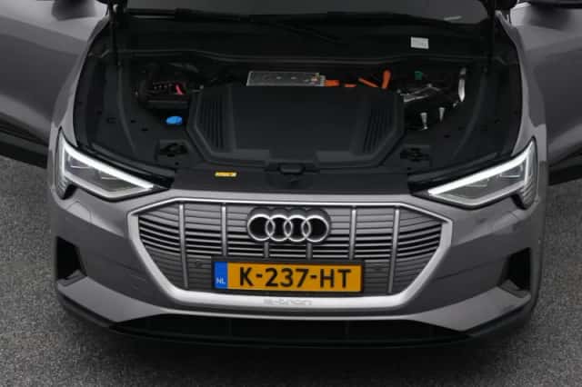 Audi e-tron (2020) thumbnail 32