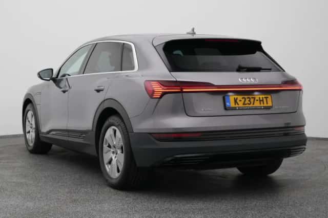 Audi e-tron (2020) thumbnail 6