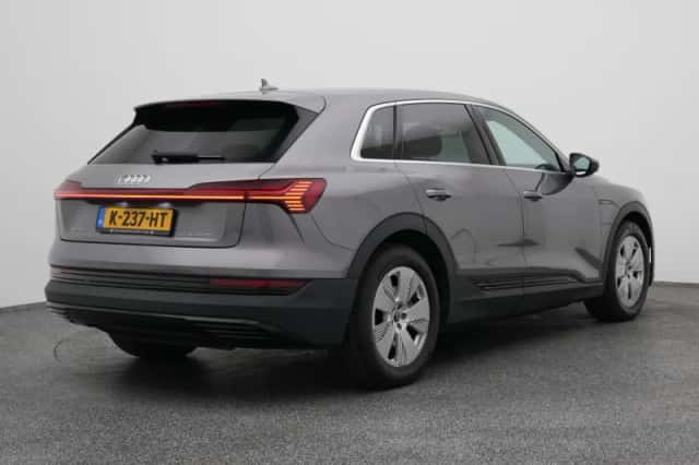 Audi e-tron (2020) thumbnail 7