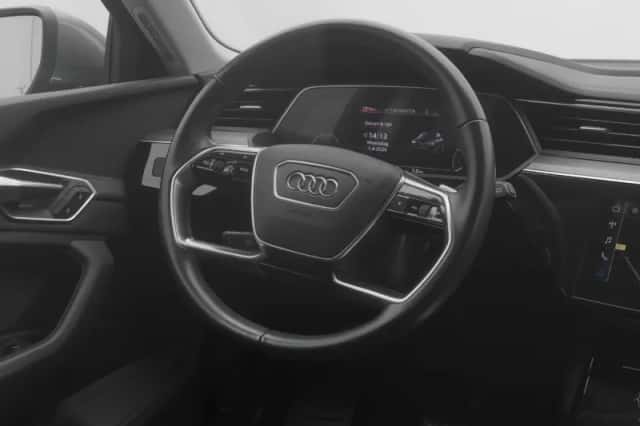 Audi e-tron (2020) thumbnail 8