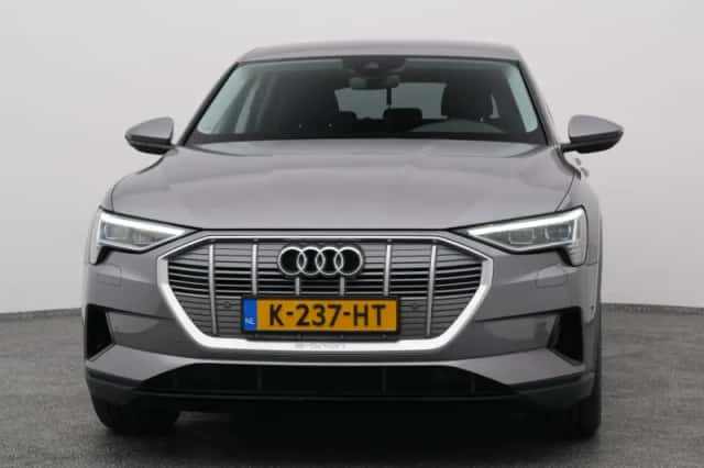 Audi e-tron (2020) thumbnail 10