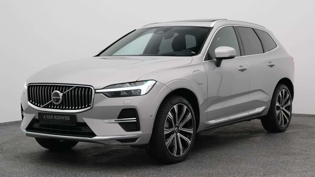 Volvo XC60 (2024) — foto 1