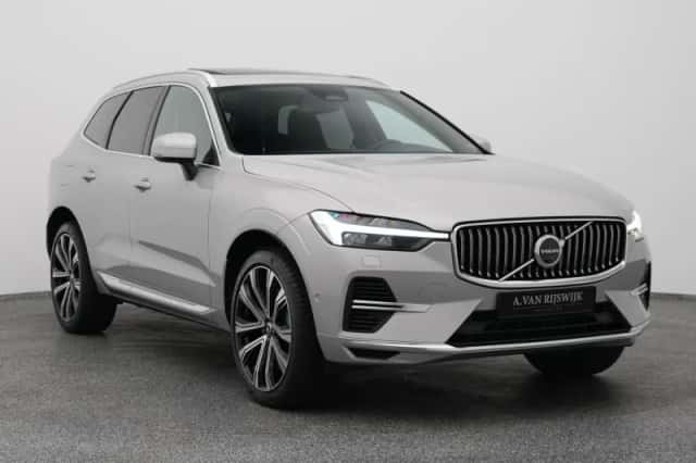 Volvo XC60 (2024) thumbnail 2