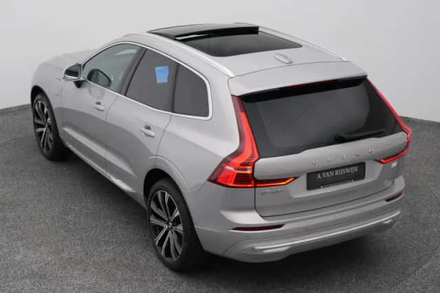 Volvo XC60 (2024) thumbnail 25