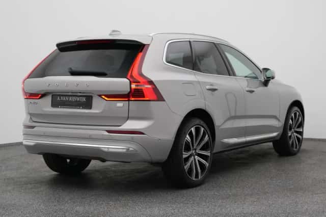 Volvo XC60 (2024) thumbnail 6