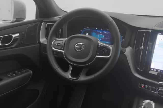 Volvo XC60 (2024) thumbnail 7