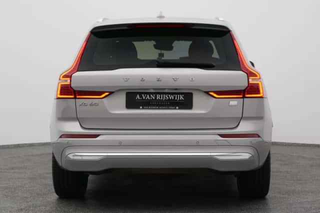Volvo XC60 (2024) thumbnail 10
