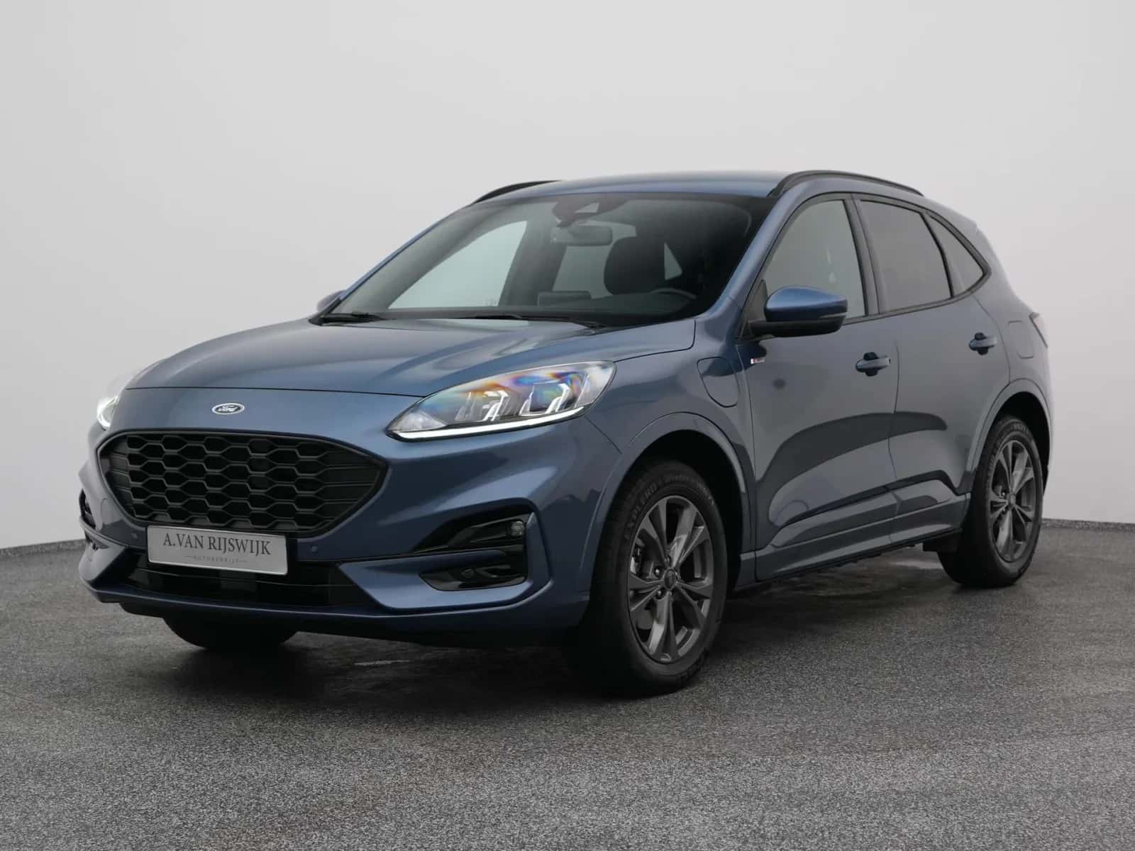 Ford Kuga (2023) — foto 1