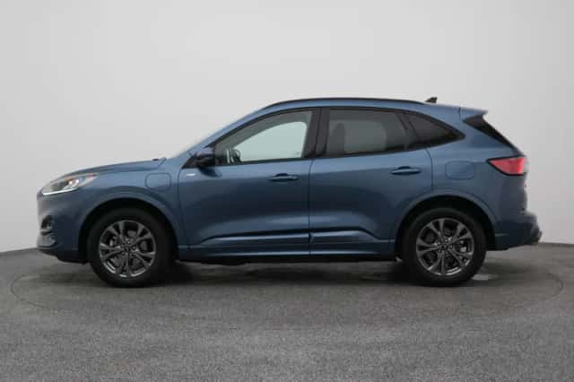 Ford Kuga (2023) thumbnail 13