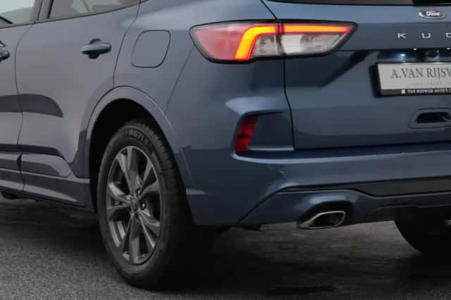 Ford Kuga (2023) thumbnail 18