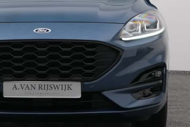 Ford Kuga (2023) thumbnail 19