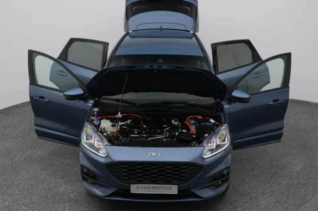 Ford Kuga (2023) thumbnail 27