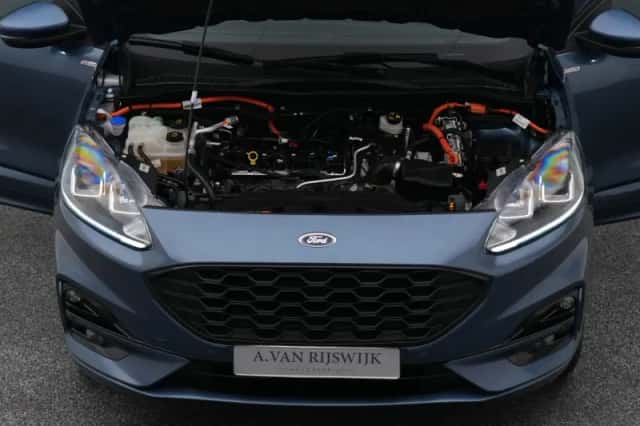 Ford Kuga (2023) thumbnail 31