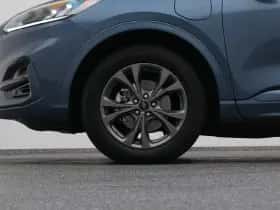 Ford Kuga (2023) thumbnail 39