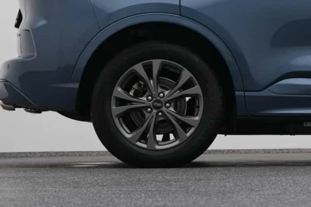 Ford Kuga (2023) thumbnail 41