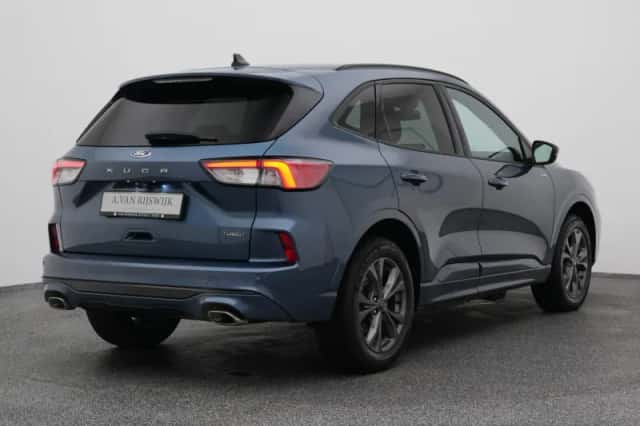 Ford Kuga (2023) thumbnail 6