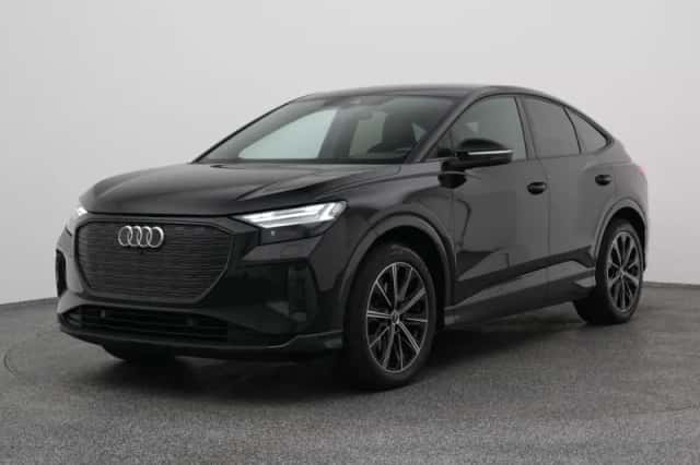 Audi Q4 (2022) thumbnail 1