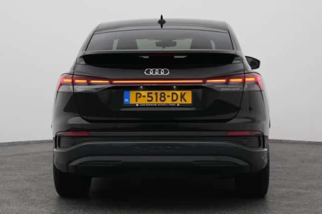 Audi Q4 (2022) thumbnail 11