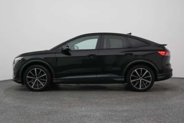 Audi Q4 (2022) thumbnail 14