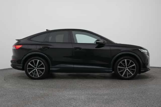 Audi Q4 (2022) thumbnail 15