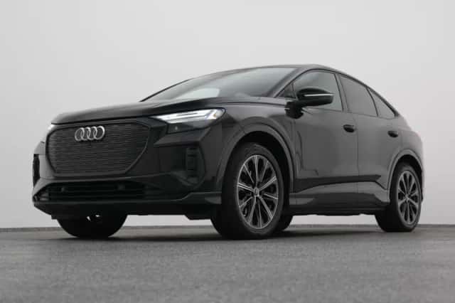 Audi Q4 (2022) thumbnail 16