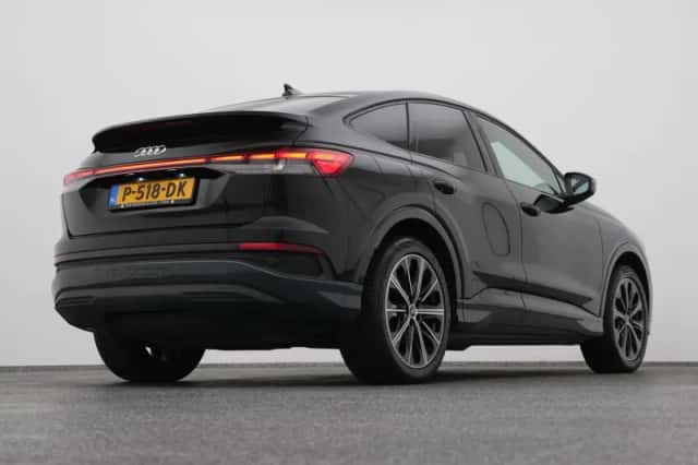 Audi Q4 (2022) thumbnail 17
